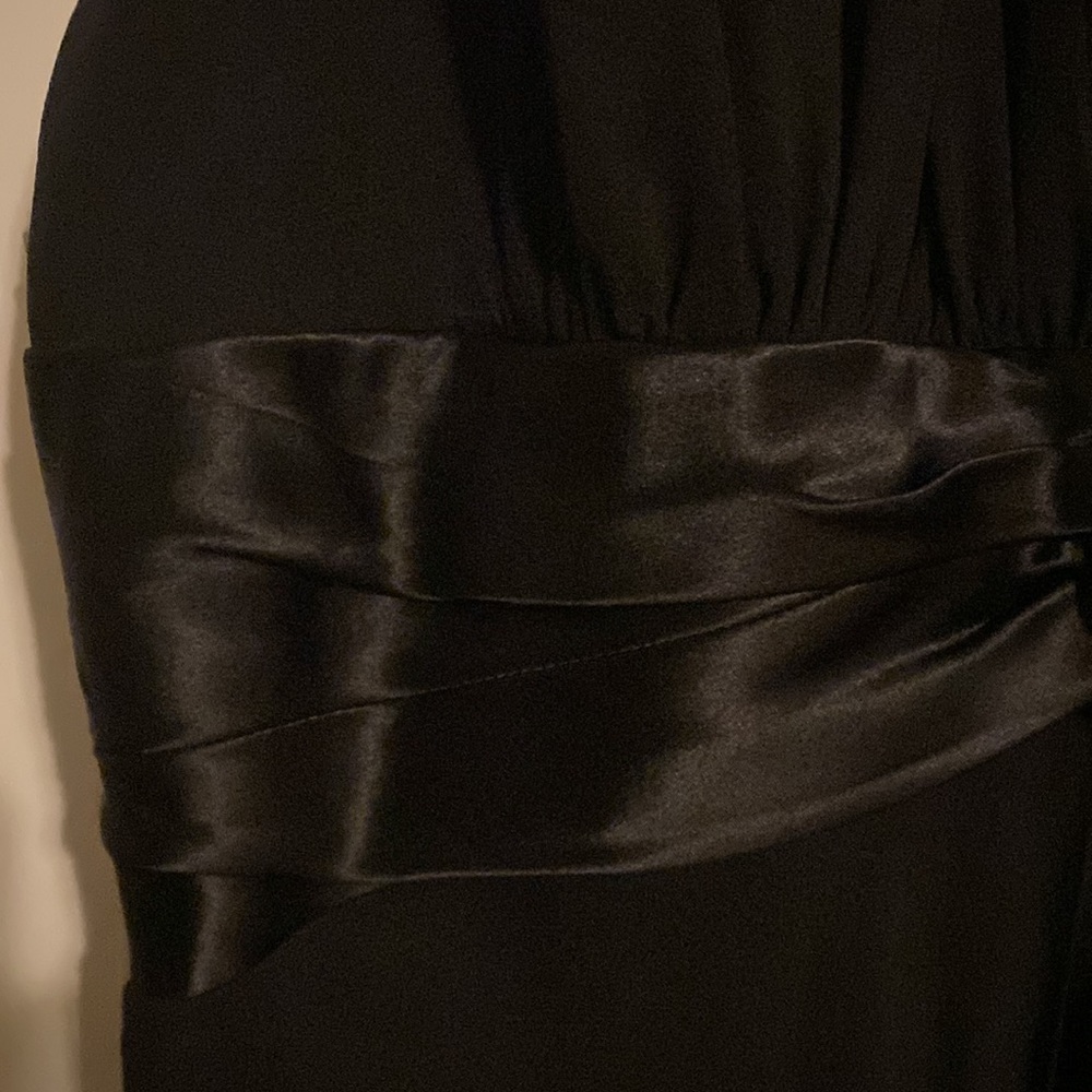 Maggy London Silk Over Satin Halter Dress Size 8 - Picture 4 of 10